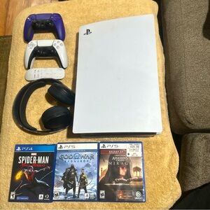 Sony PS5 Blu-Ray Edition Console God of War Ragnarök Bundle - White